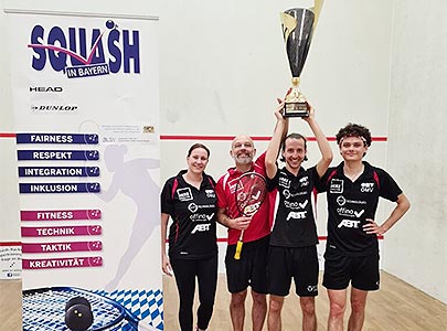 Die Mannschaft ist Meister der Squash-Landesliga Bayern. 